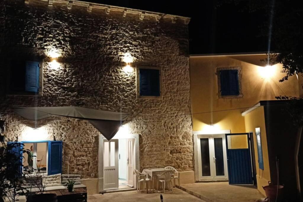 Casa Di Pietra Matelici Vila Divšići Exterior foto