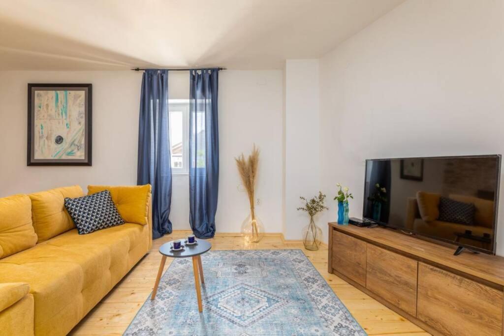 Casa Di Pietra Matelici Vila Divšići Exterior foto