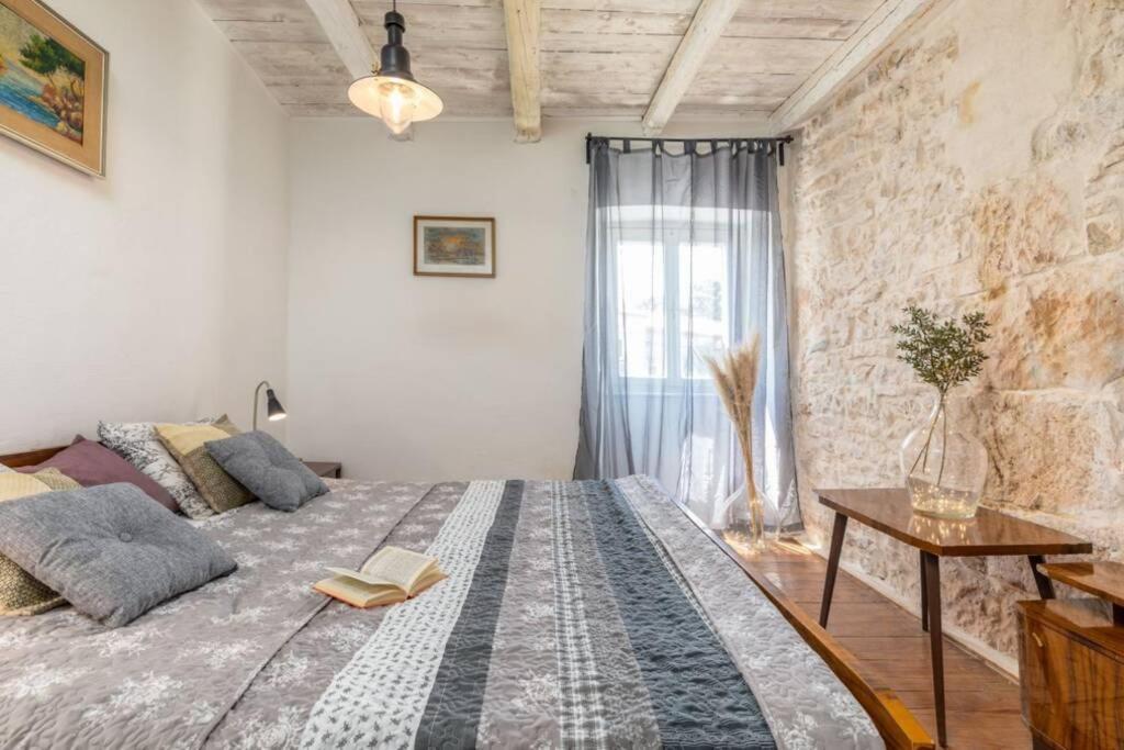 Casa Di Pietra Matelici Vila Divšići Exterior foto
